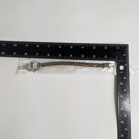 Attack On Titan Gift Set Anime Pack Buttons Stickers Jewelry Face Mask Backpack - Picture 5 of 16